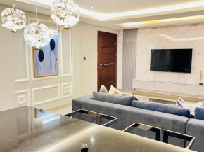 Serviced apartment with WiFi, pool and gym